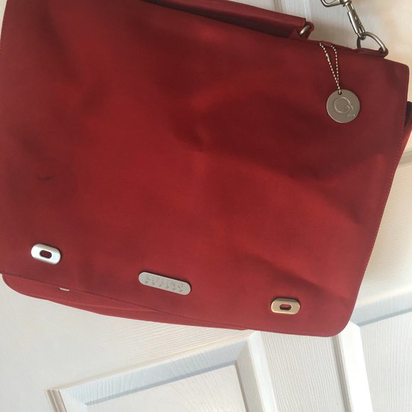 Kipling red messenger bag with computer compartment - Picture 4 of 16